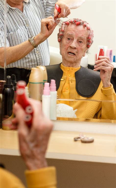 coiffure grand mere|Salon De Coiffure Le Doigte